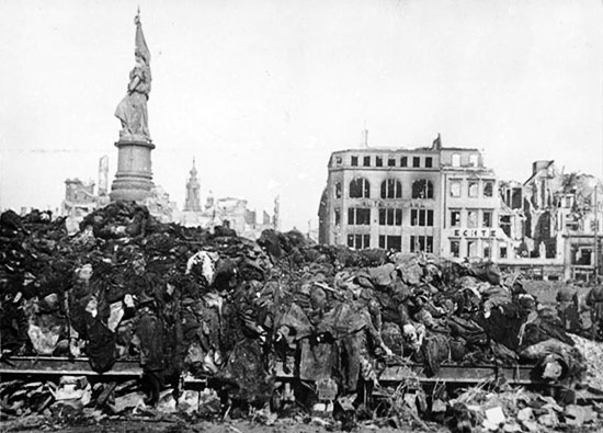 Дрезден после бомбардировки в феврале 1945